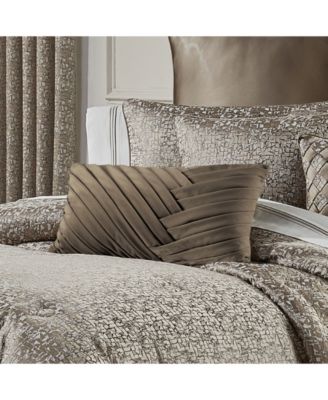 J Queen New York - Jqueen Cracked Ice  Boudoir Decorative Throw Pillow